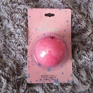 Bath Fizzer Cherry Scented